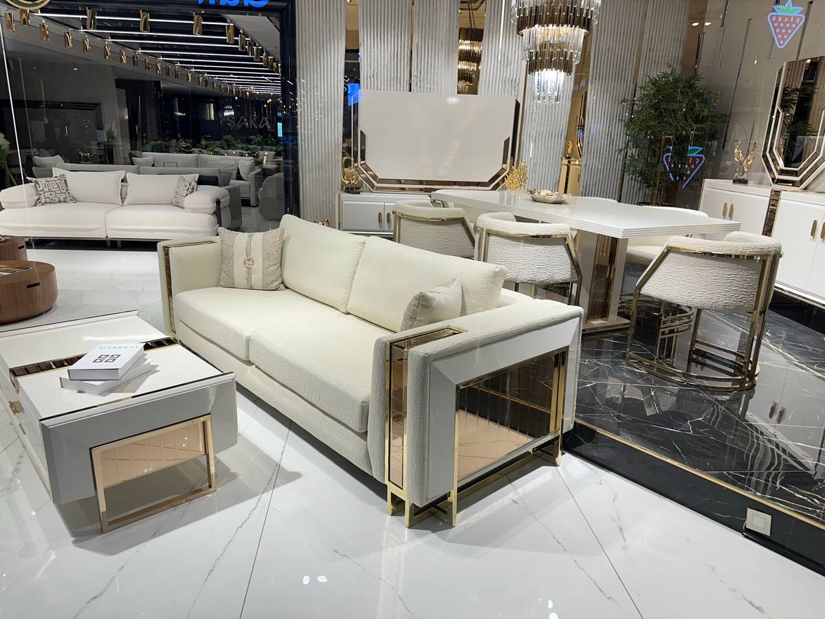 Modern Sleek Bedroom Furniture Set