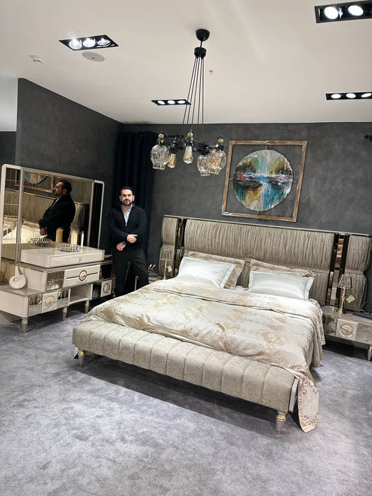 Elegant Contemporary Bedroom Set