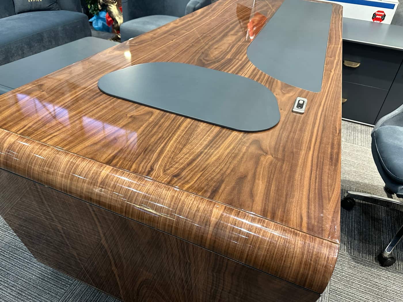 Elegant Modern Office Furniture Set