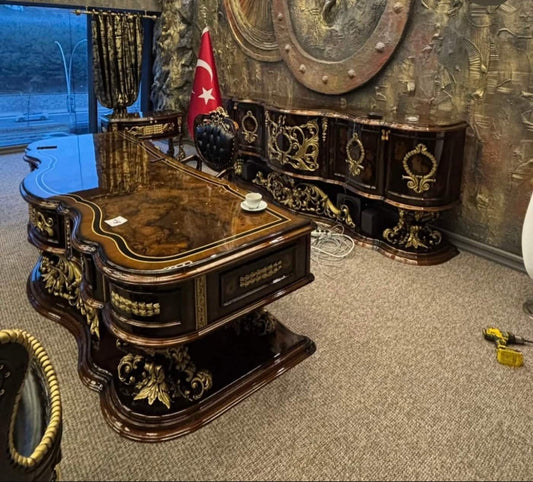 Luxurious Baroque Style Living Room Set