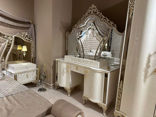 Luxurious Elegant Bedroom Set