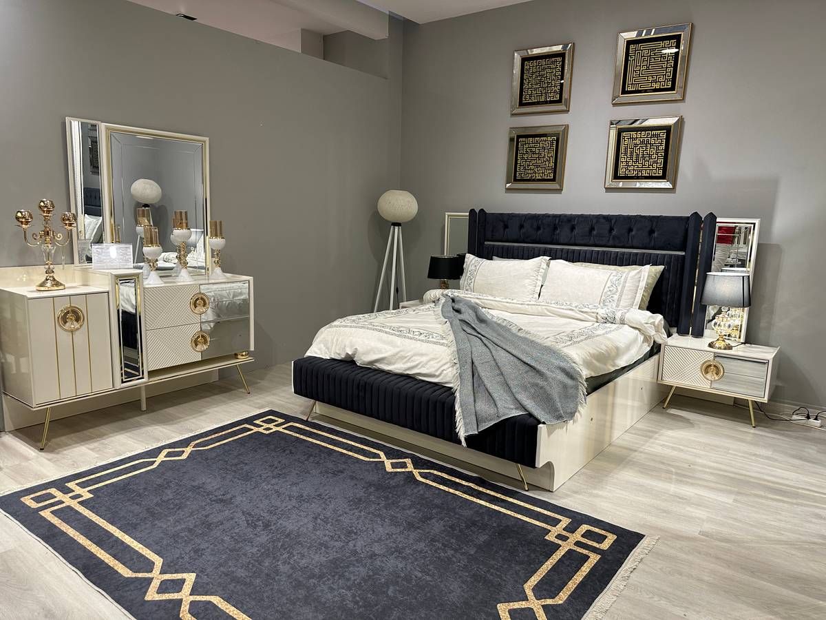 Luxurious Velvet Upholstered Bed Set