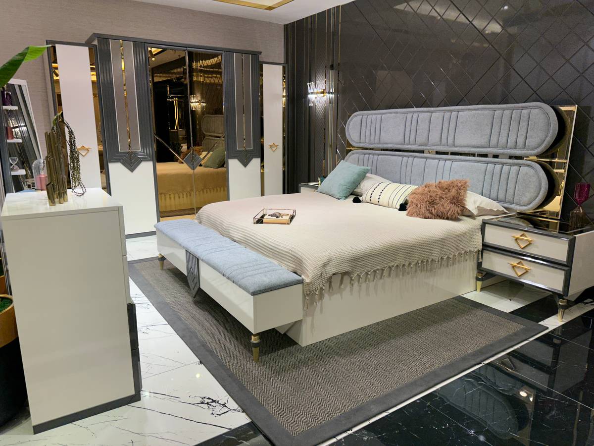 Luxurious Modern Upholstered Bed Set