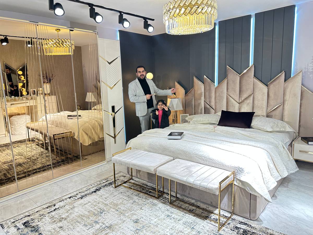 Modern Luxe Bed Set with Elegant Storage