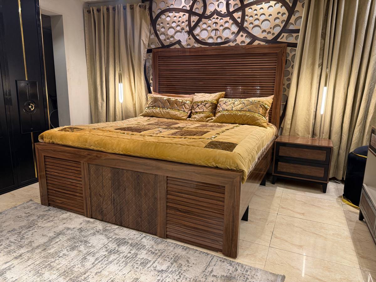 Elegant Wooden King Size Bed with Nightstand