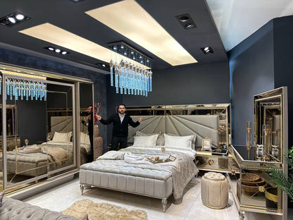 Elegant Contemporary Bedroom Set with Mirrored Accents