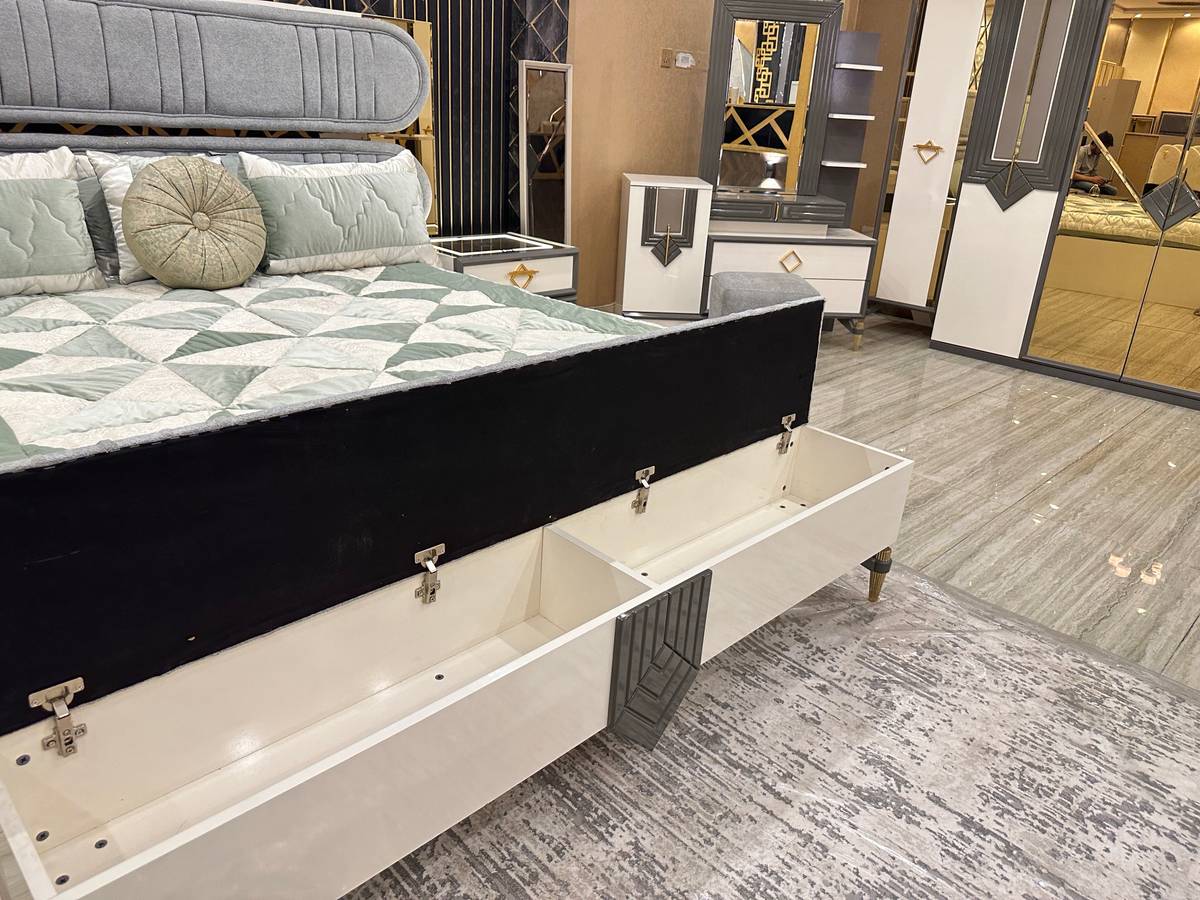 Modern Luxury Bed with Storage and Nightstand