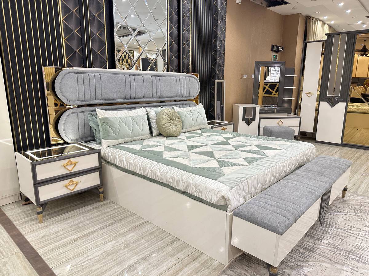Modern Luxury Bed with Storage and Nightstand