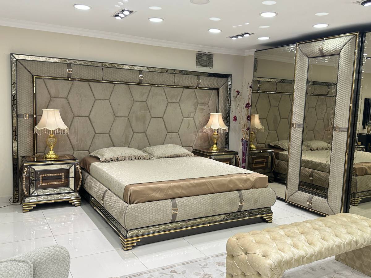 Luxurious Modern Bedroom Set
