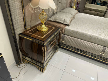 Luxurious Modern Bedroom Set