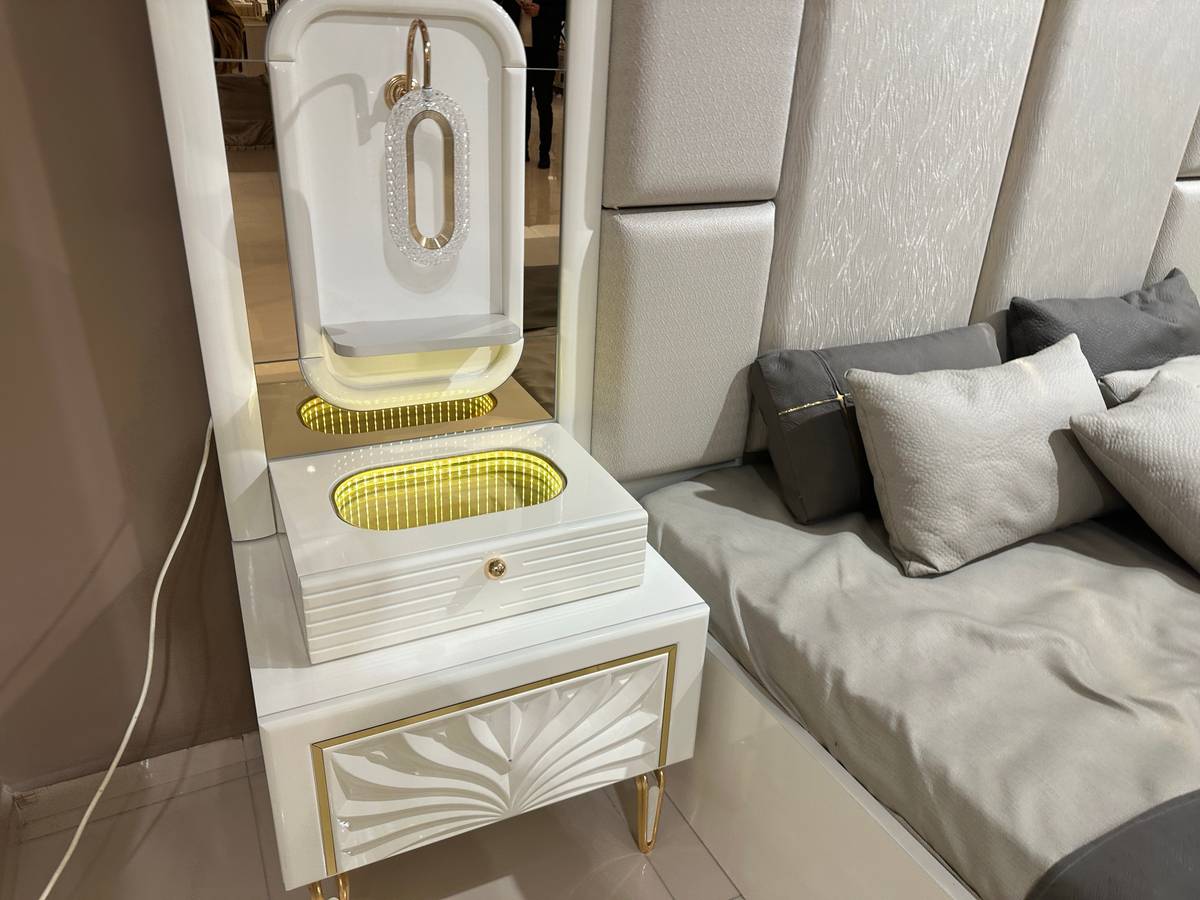 Modern Luxury Bedroom Set