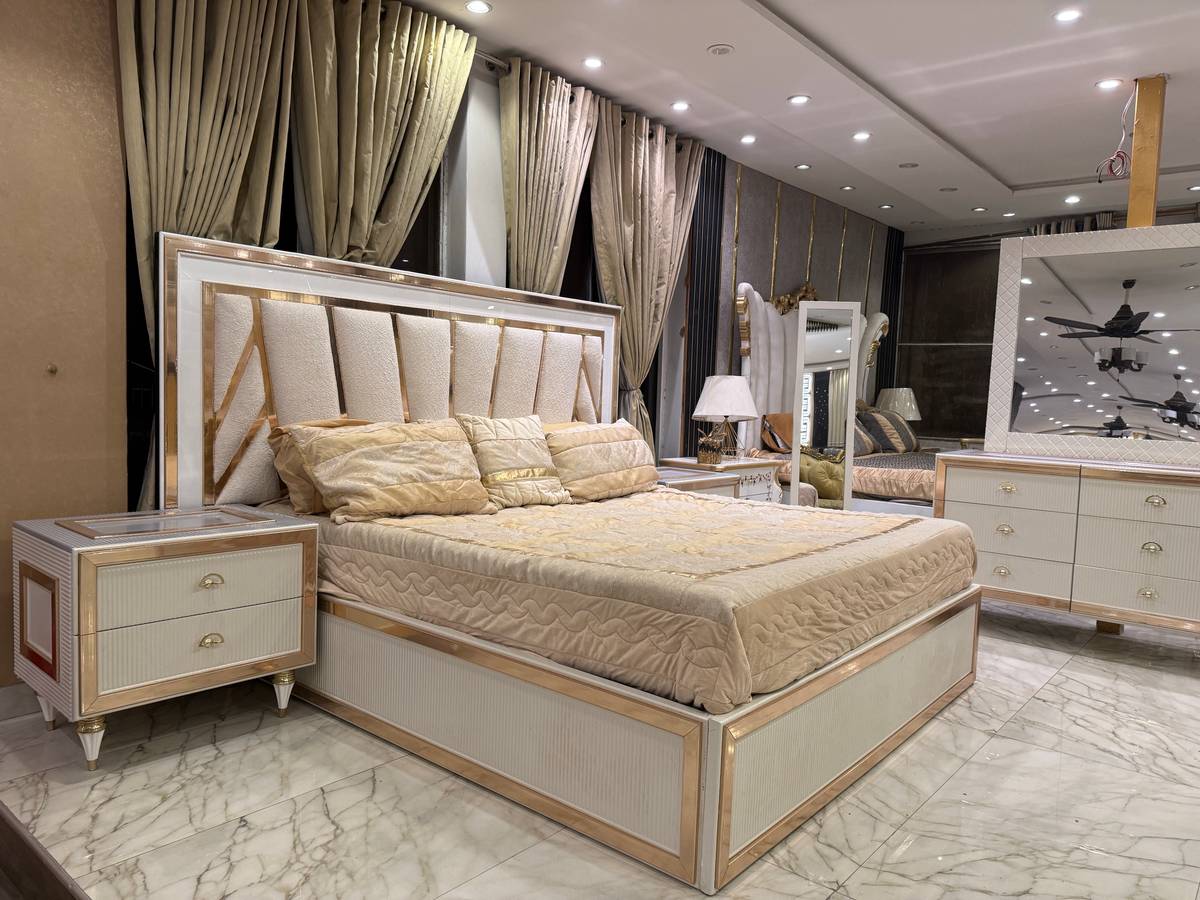 Luxurious Modern King Bed Set with Nightstands