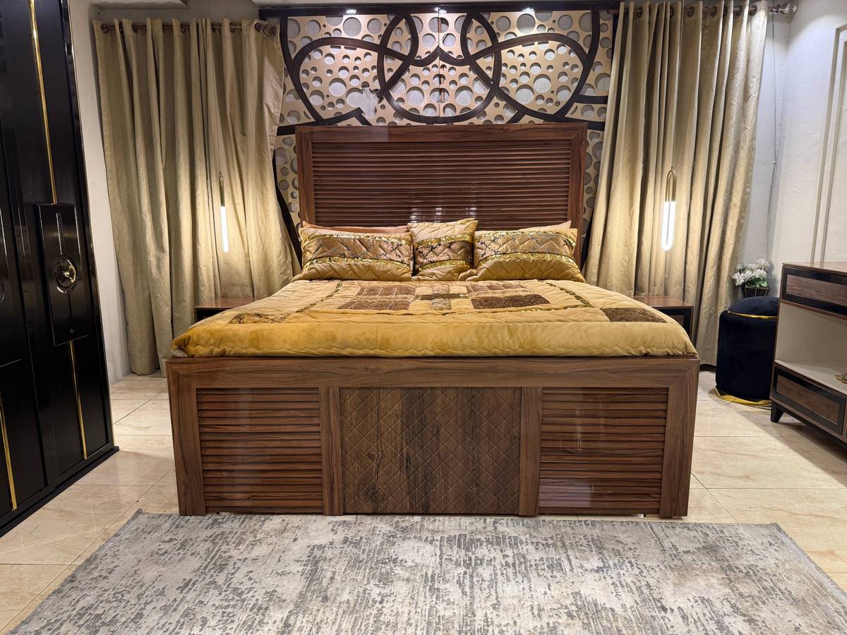 Elegant King Size Wooden Bed with Plush Bedding