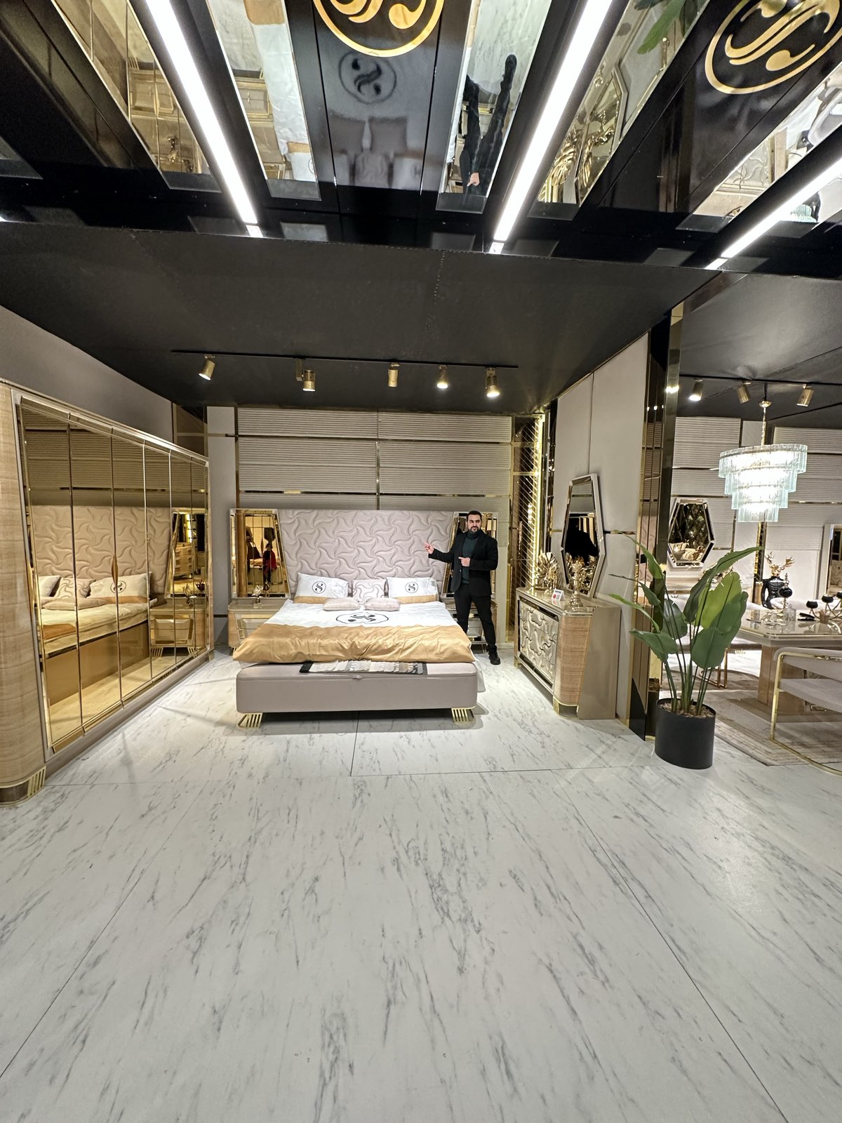 Luxury Gold & Cream Bedroom Set