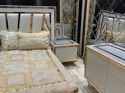 Luxurious Contemporary Bed Set with Mirror and Nightstands