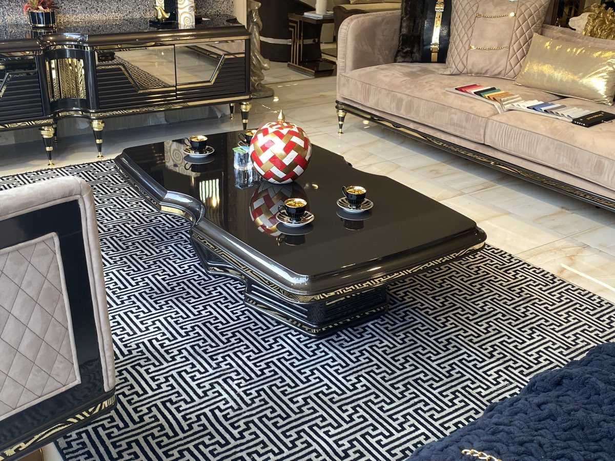 Elegant Black Gloss Coffee Table