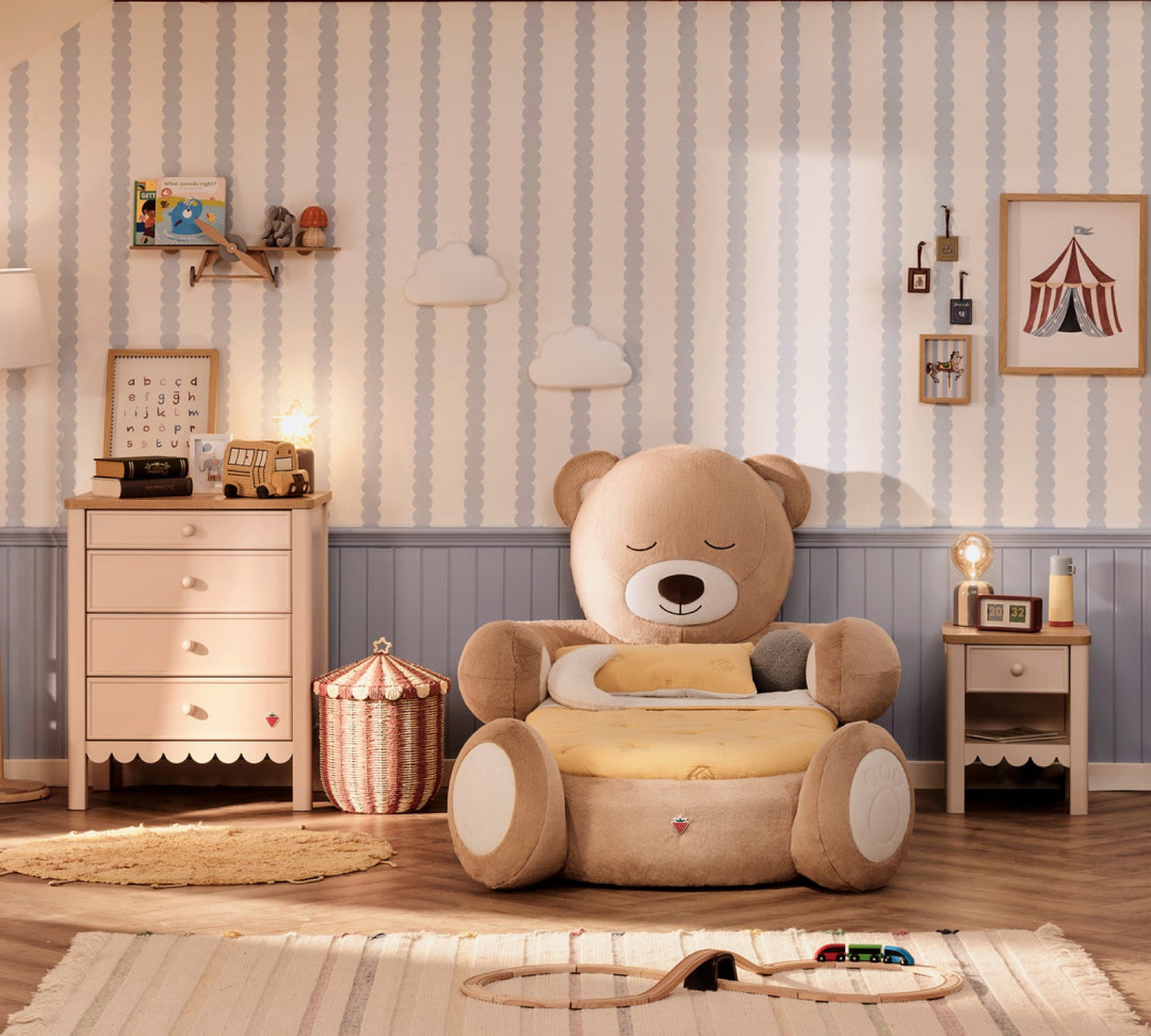 Cozy Bear-Themed Toddler Bed