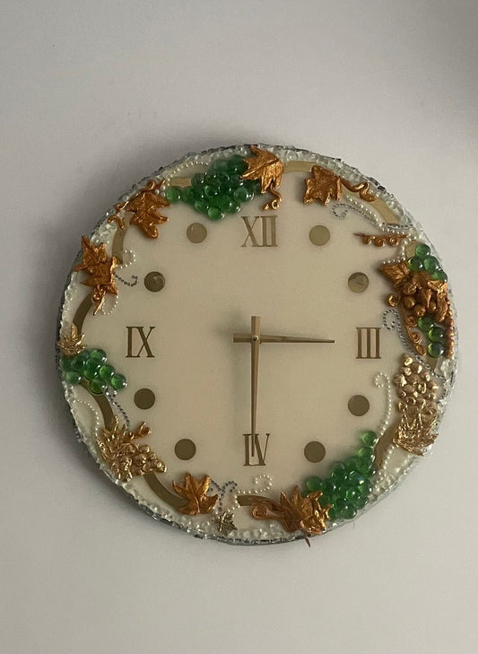Elegant 18” White Grapes-Themed Wall Clock
