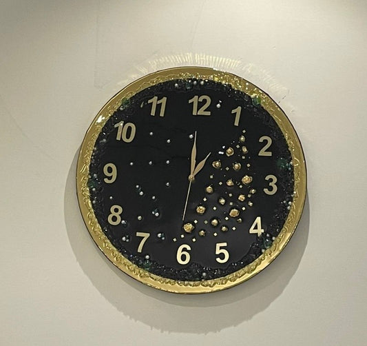 Elegant 18” Epoxy Resin Clock with Crystals