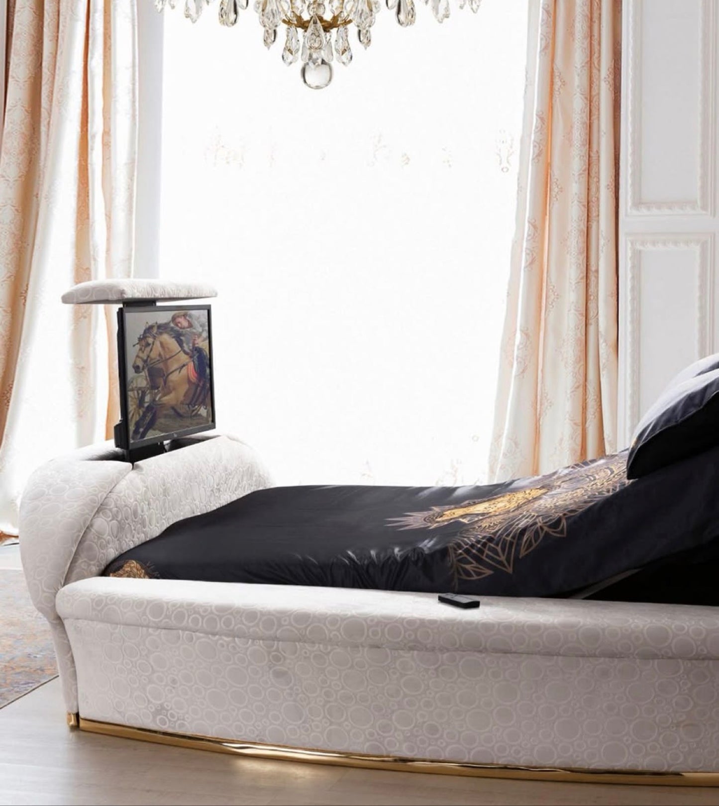 Elegant Shell-Inspired Upholstered Bed Set