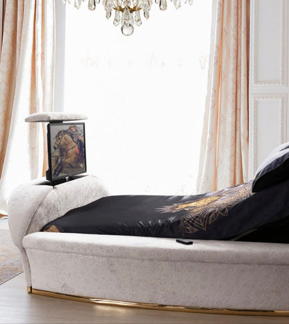 Elegant Shell-Inspired Upholstered Bed Set