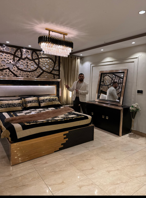 Onyx Regal Bed