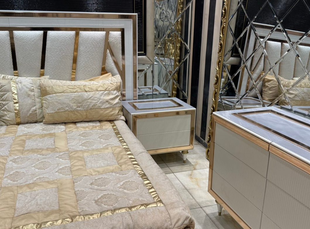 Grand Art-Deco Bed