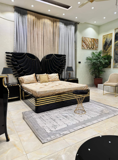 Royal Winged Bed