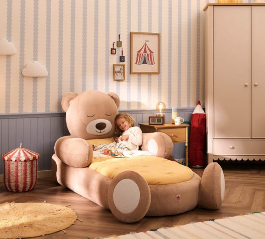 Cozy Bear-Themed Toddler Bed