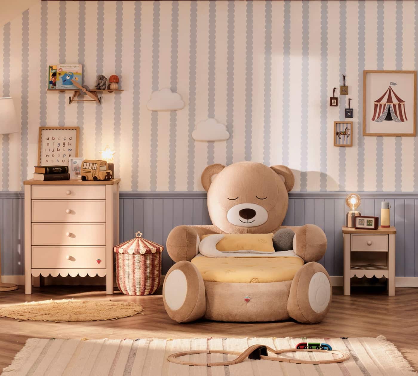 Cozy Bear-Themed Toddler Bed