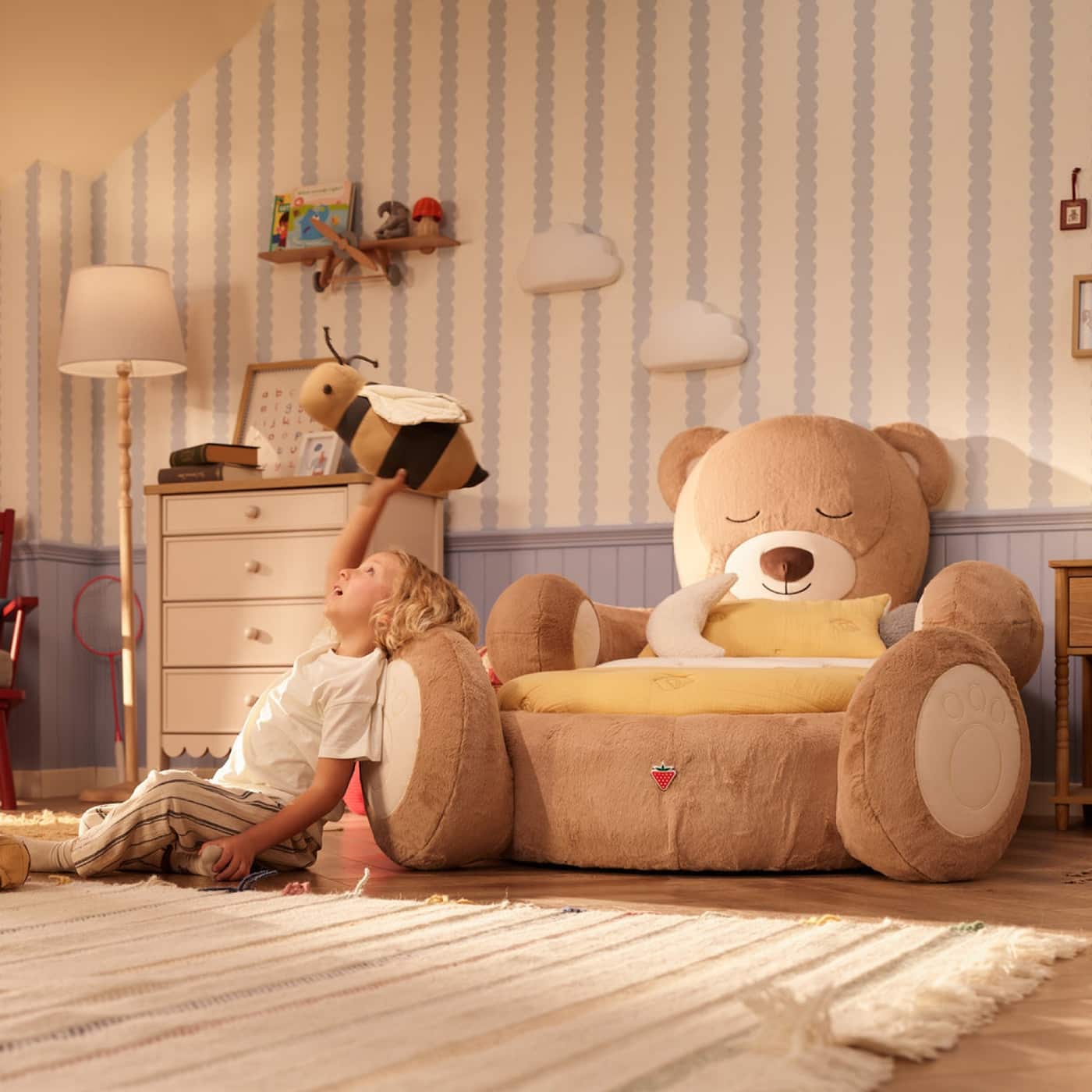 Cozy Bear-Themed Toddler Bed