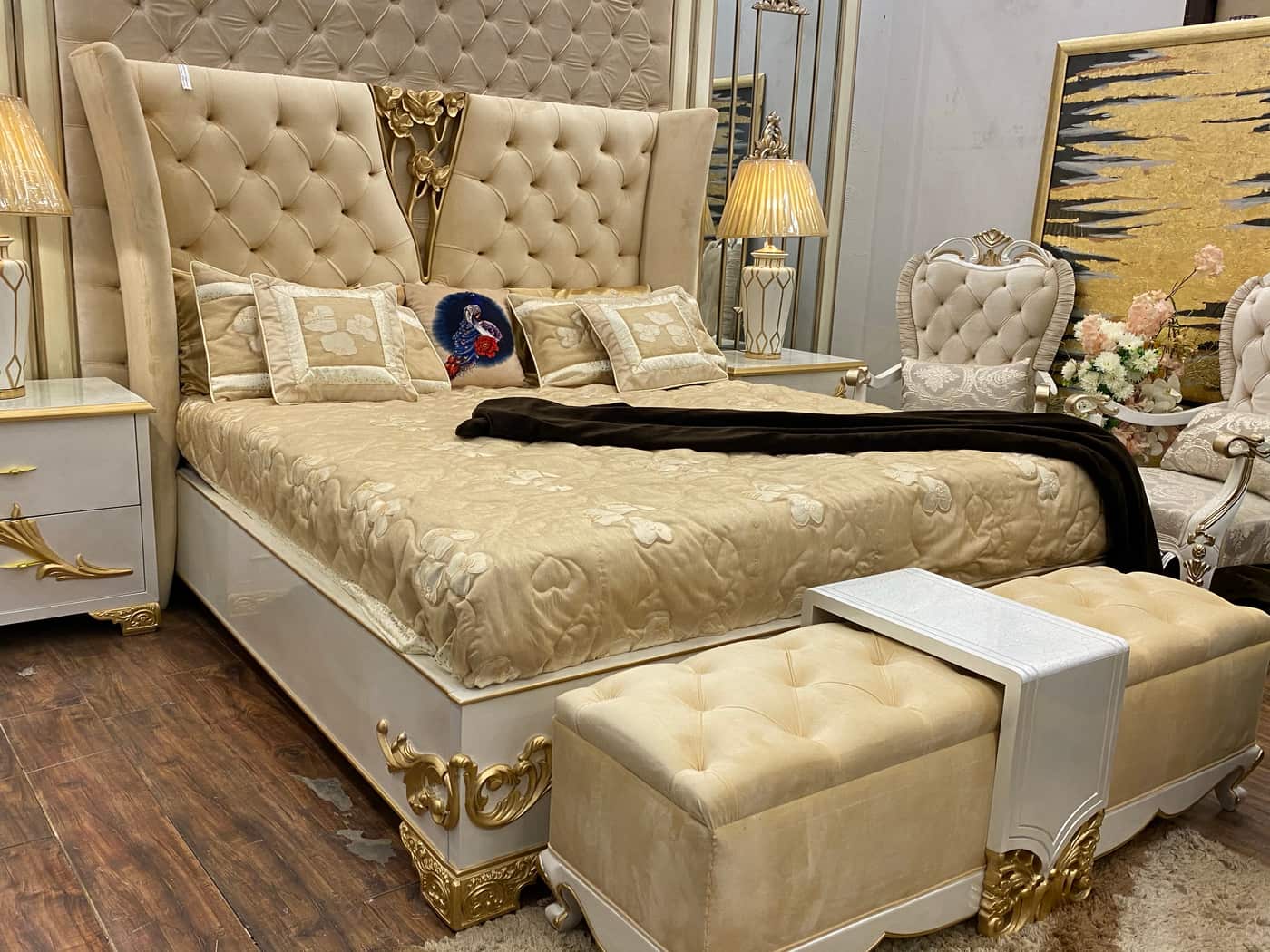 Luxurious Gold Accent Upholstered Bedroom Set