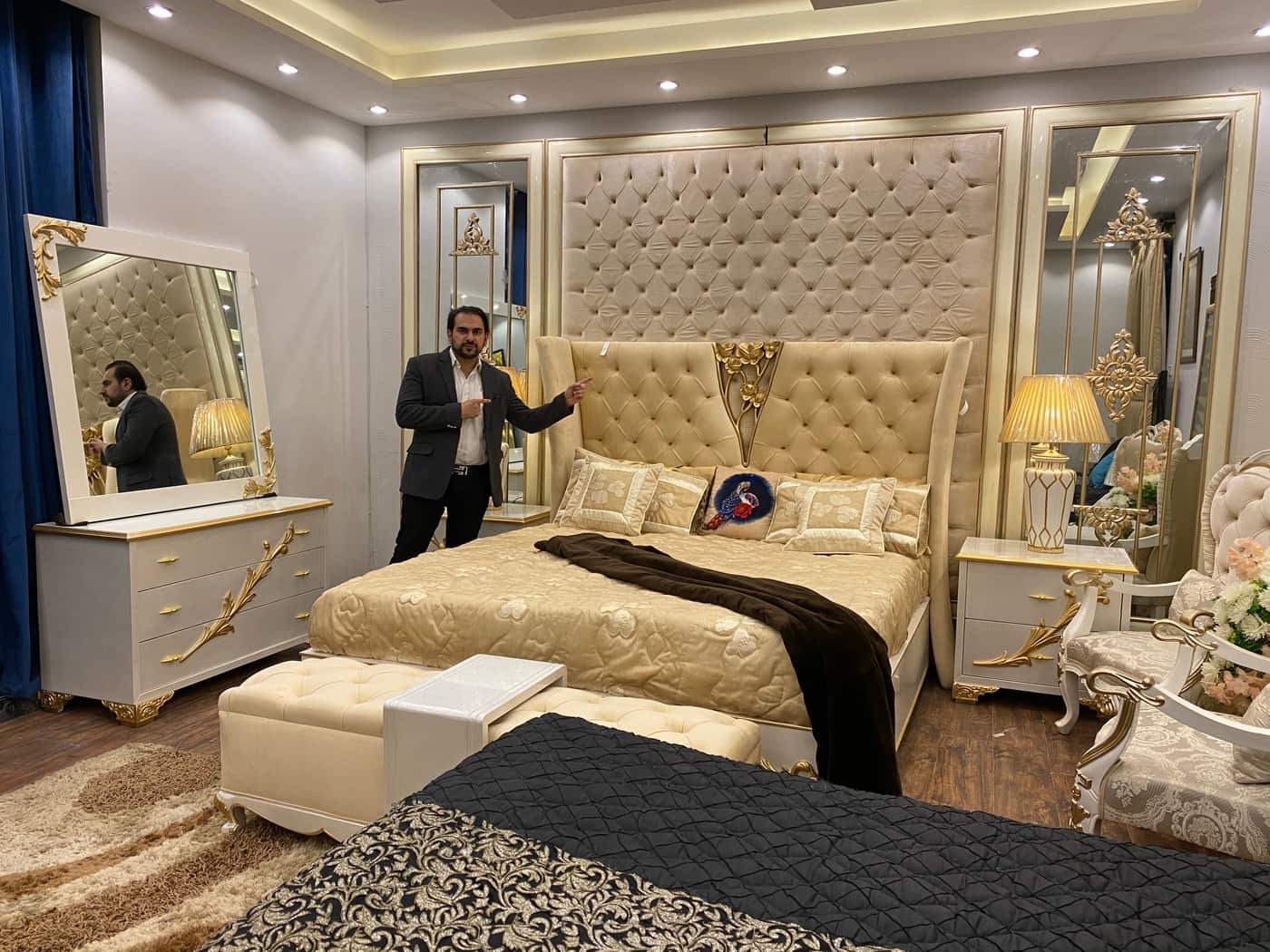 Luxurious Gold Accent Upholstered Bedroom Set