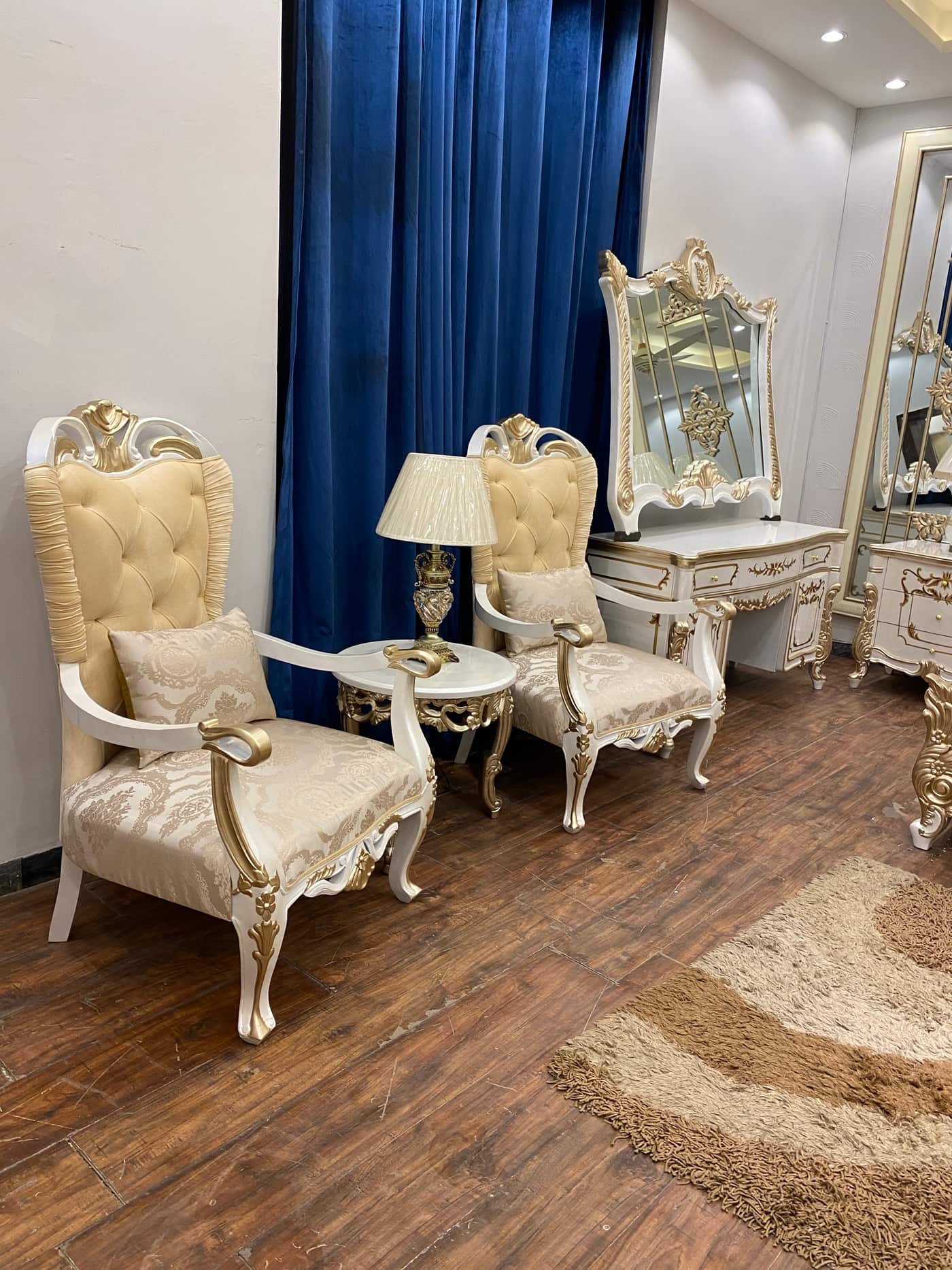 Luxurious Ornate Bedroom Set
