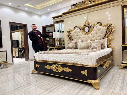Luxurious Gold-Finish Classic Bedroom Set