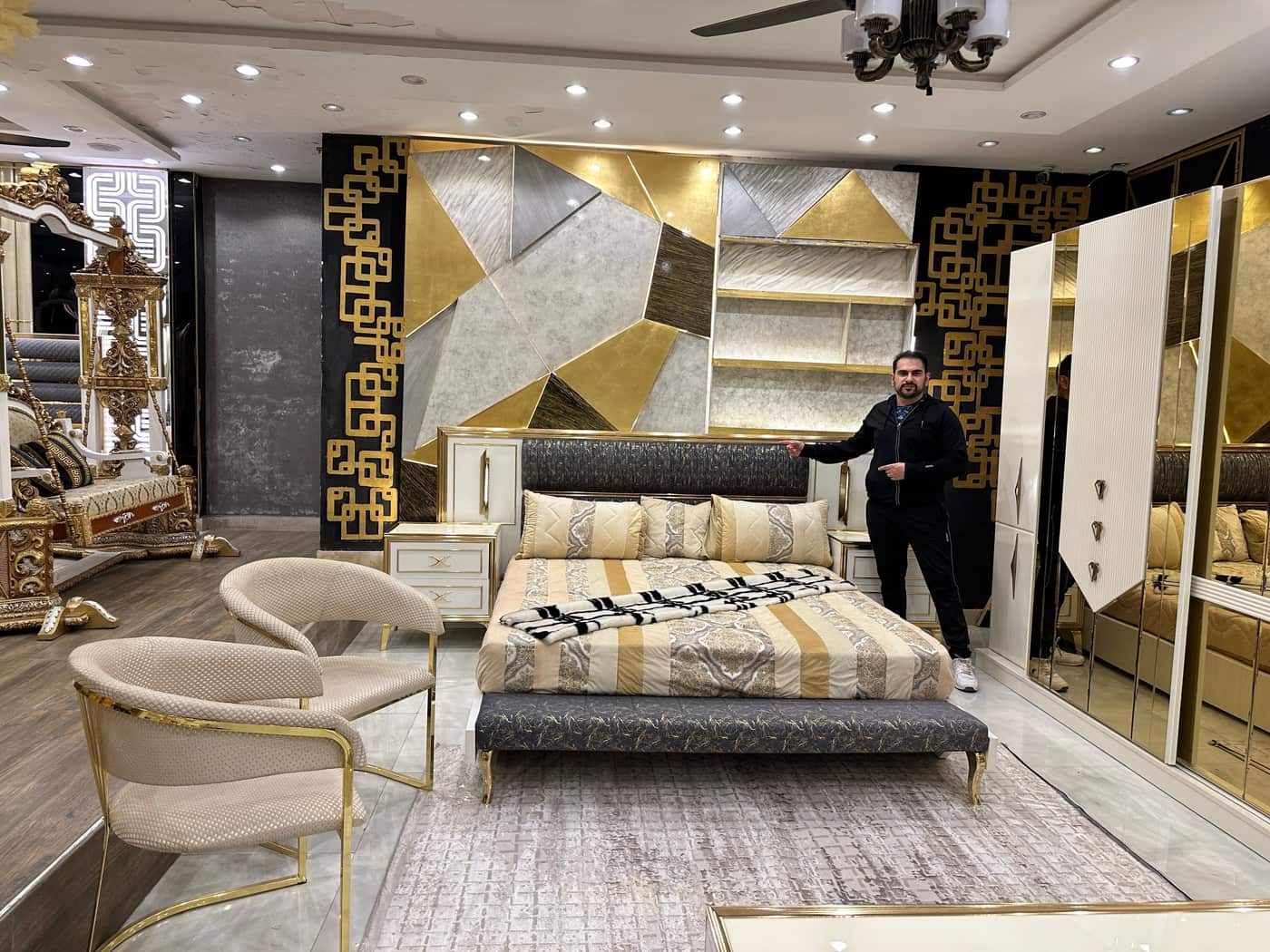 Luxurious Modern Bedroom Set