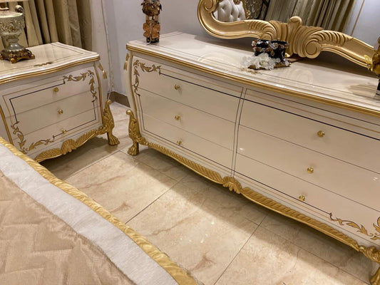 Luxurious Baroque Style Bedroom Set