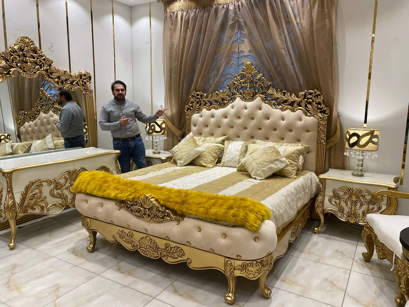 Luxurious Gold Accent Bedroom Set with Upholstered Bed