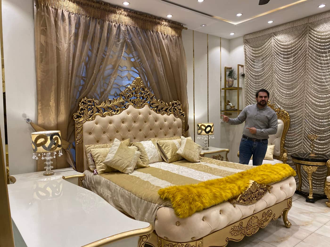 Luxurious Gold Accent Bedroom Set with Upholstered Bed