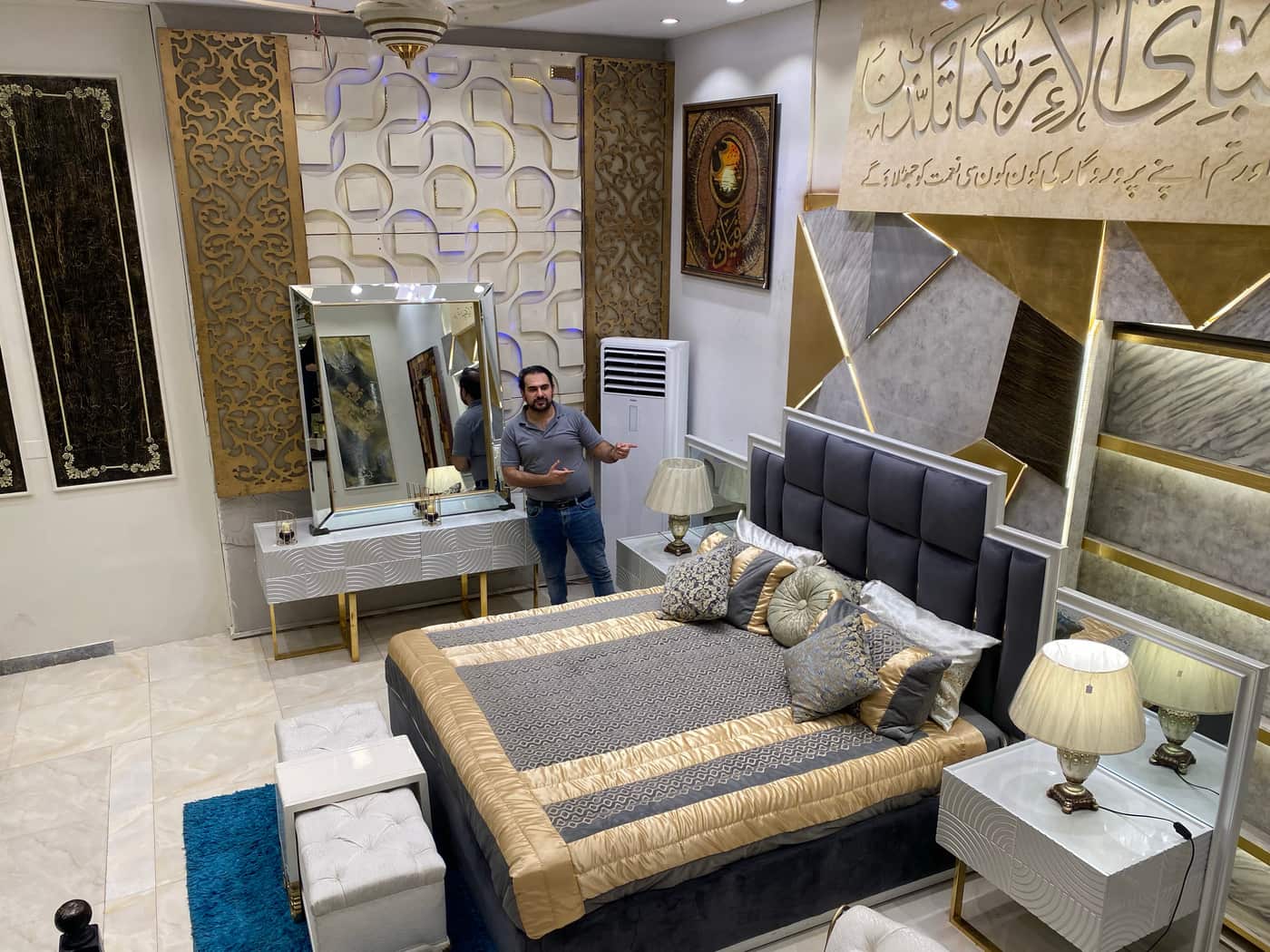 Elegant Modern Bedroom Set with Luxurious Accents