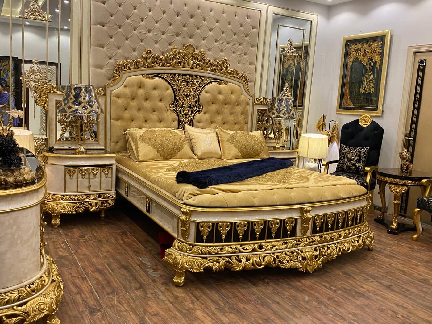 Luxury Royal Bedroom Set