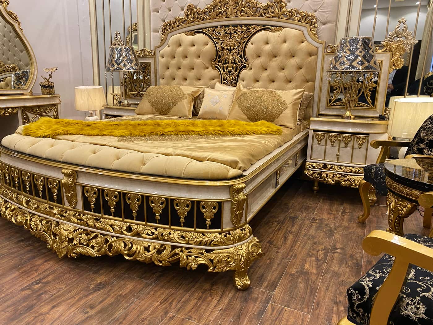Luxury Royal Bedroom Set