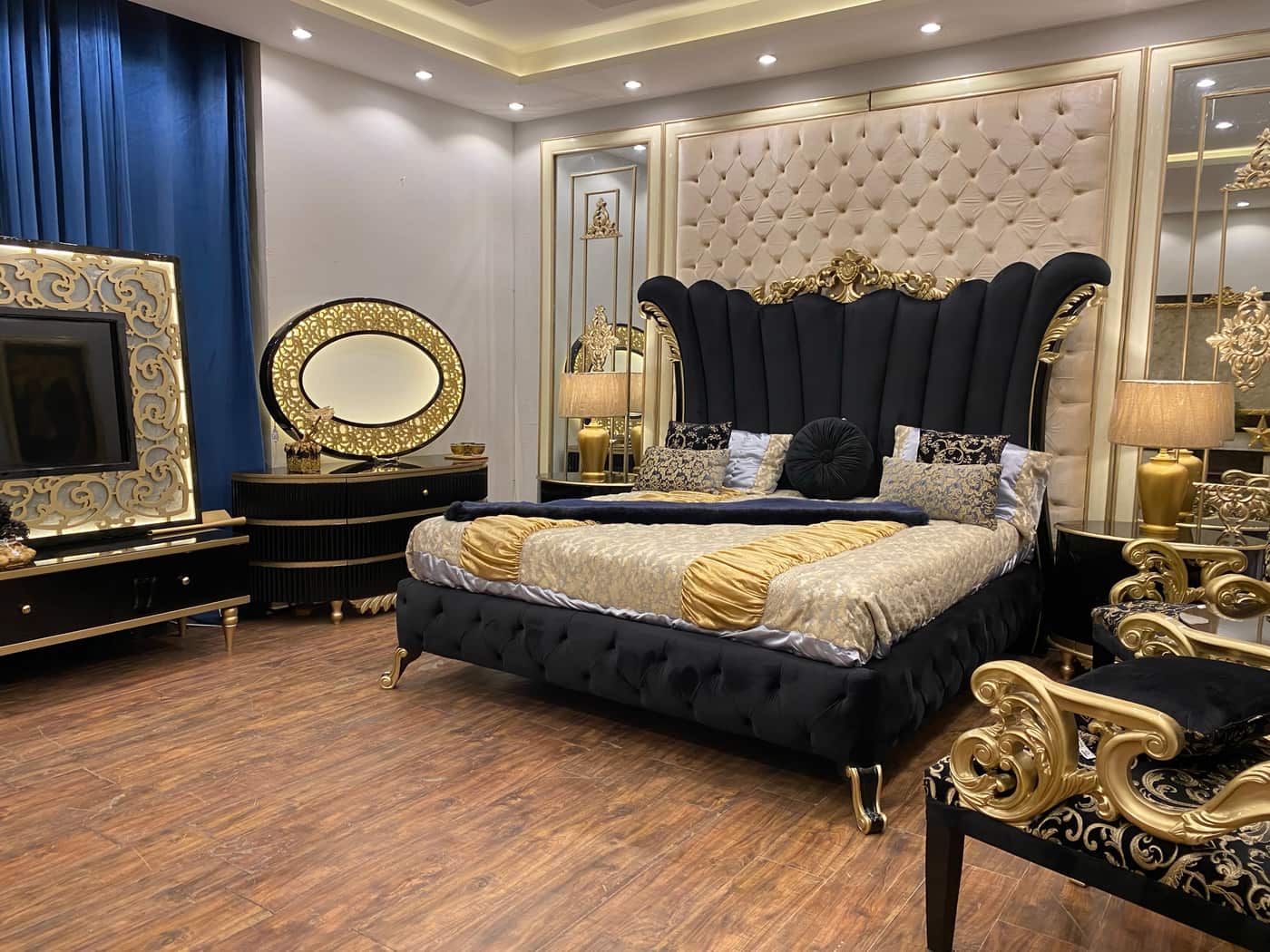 Luxurious Elegant Bedroom Set