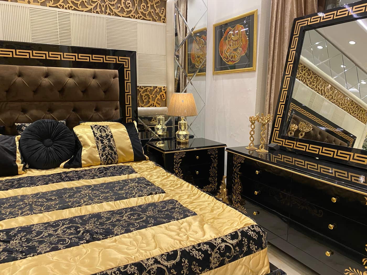 Luxurious Black and Gold Bedroom Set