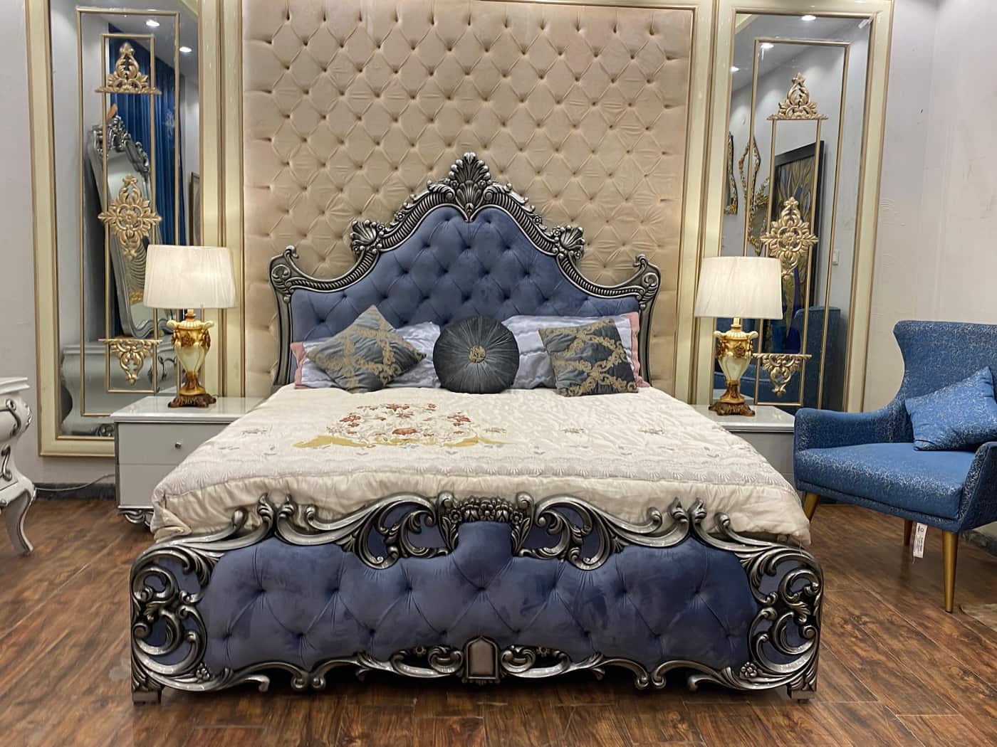 Luxurious Upholstered King Size Bed Set