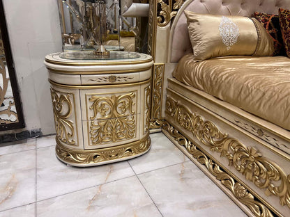 Luxurious Ornate Canopy Bed Set