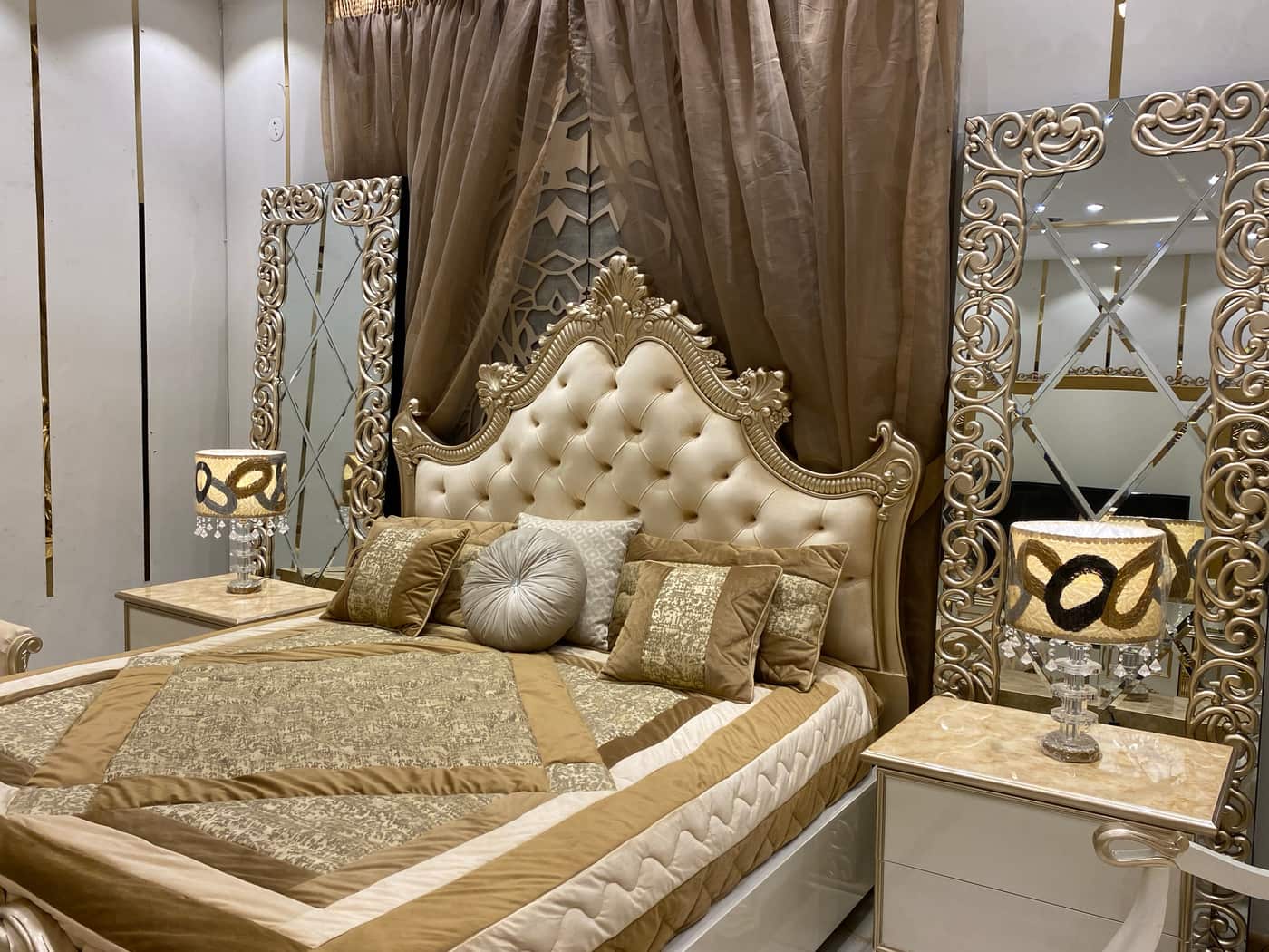 Luxurious Ornate Bedroom Set