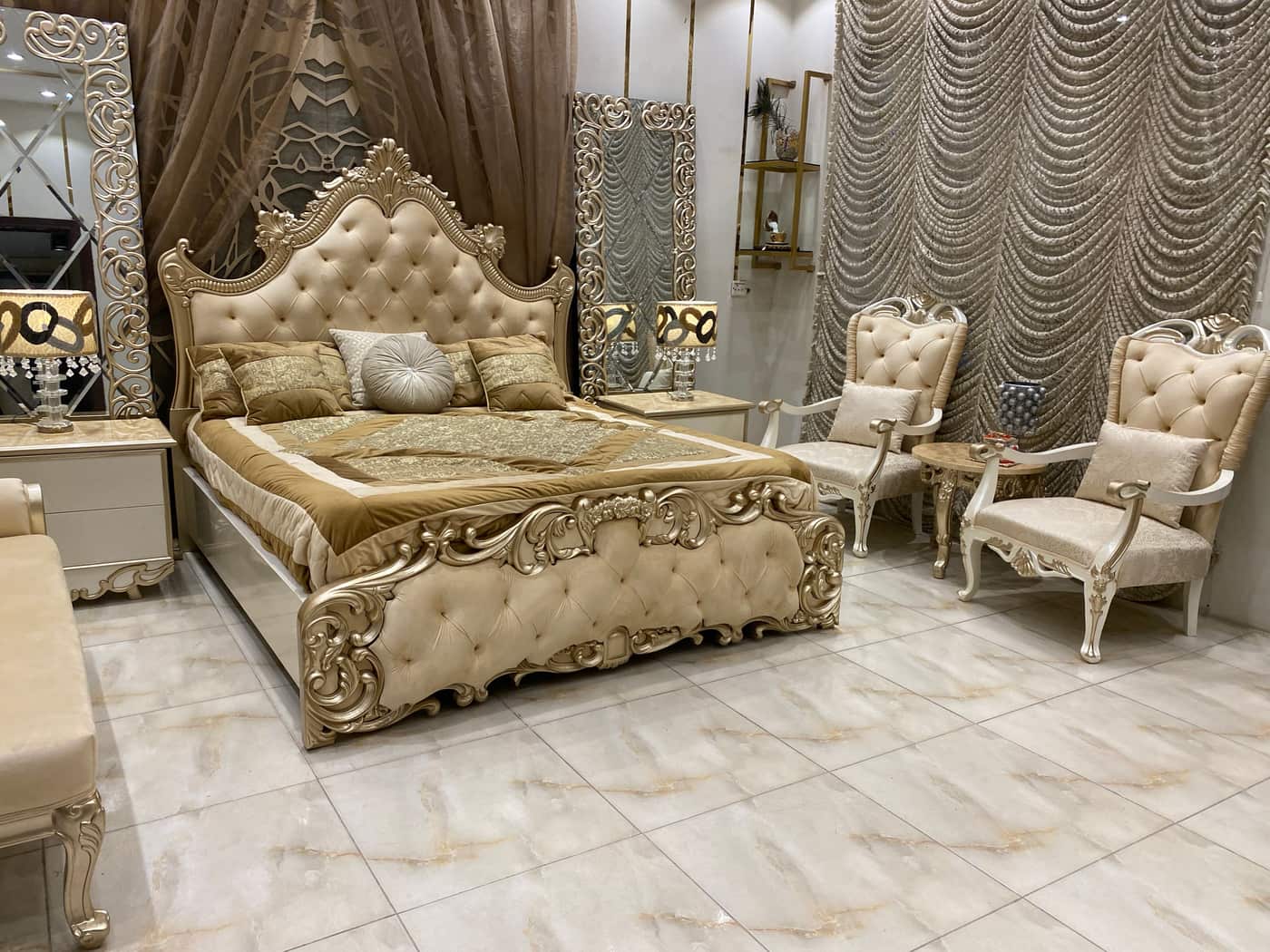 Luxurious Ornate Bedroom Set