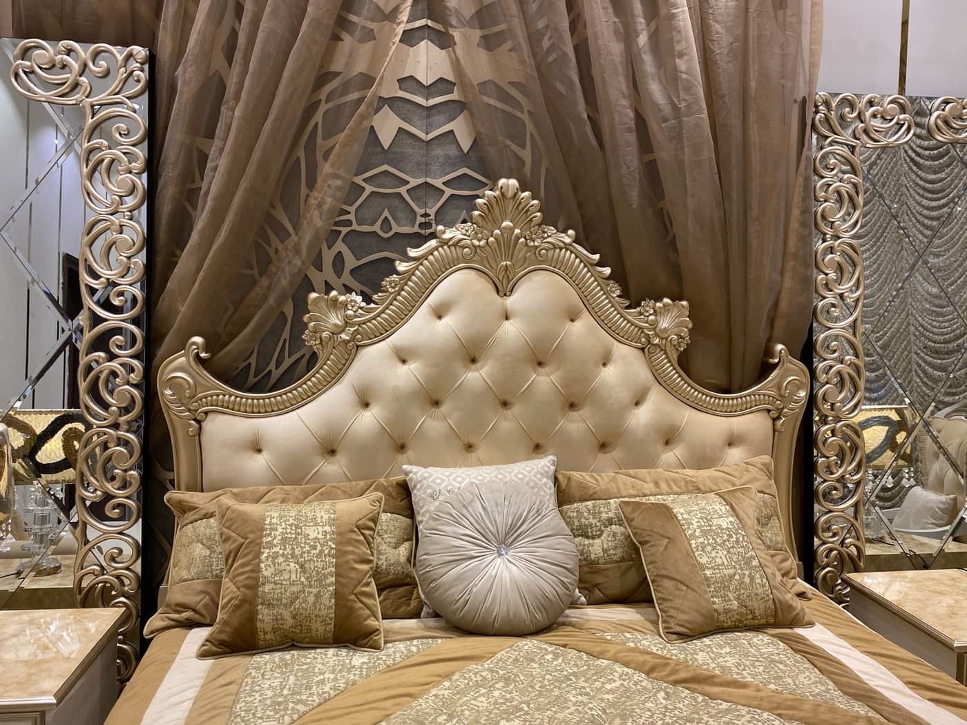 Luxurious Ornate Bedroom Set