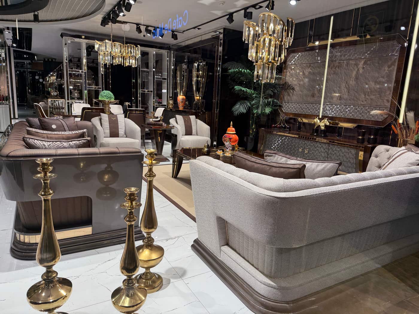 Luxurious Modern Living Room Set